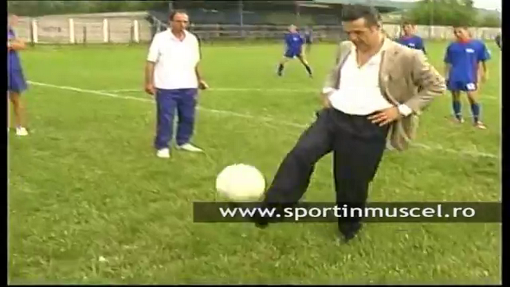 Gigi Becali a jucat fotbal pe stadionul din Stâlpeni, județul Argeș