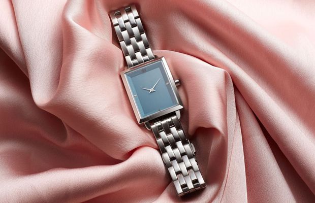 Ceasurile minimaliste: de ce sunt preferate de cunoscători?