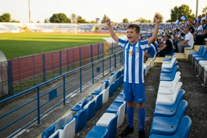 Un puști de 16 ani a bătut singur 600 de kilometri ca să-și încurajeze favoriții