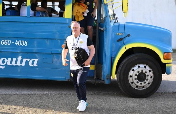 Tensiuni pe banca echipei naționale de la Mondial » Federația refuză să-l readucă pe antrenorul care a obținut calificarea