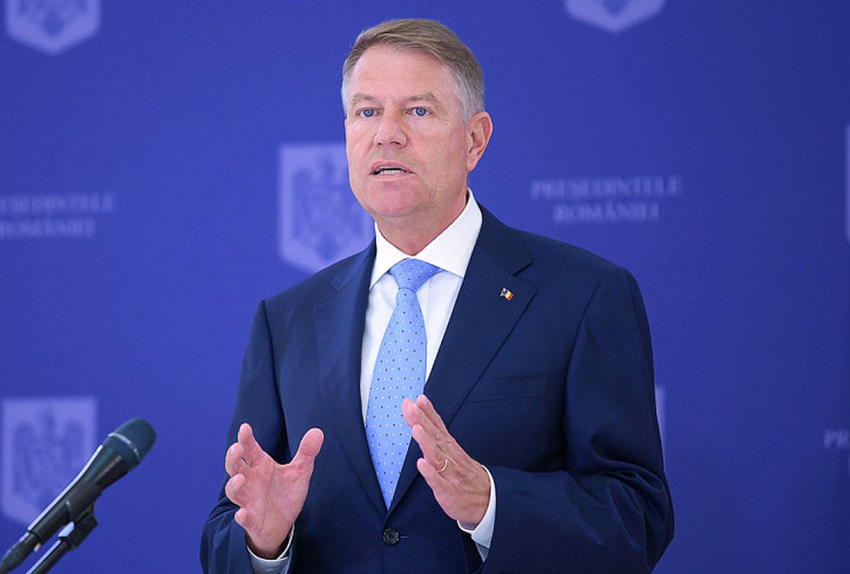 Klaus Iohannis a anunțat prelungirea stării de alertă, dar și noi măsuri de relaxare: „Din 15 iunie se vor redeschide sălile de fitness, grădinițele și mall-urile”