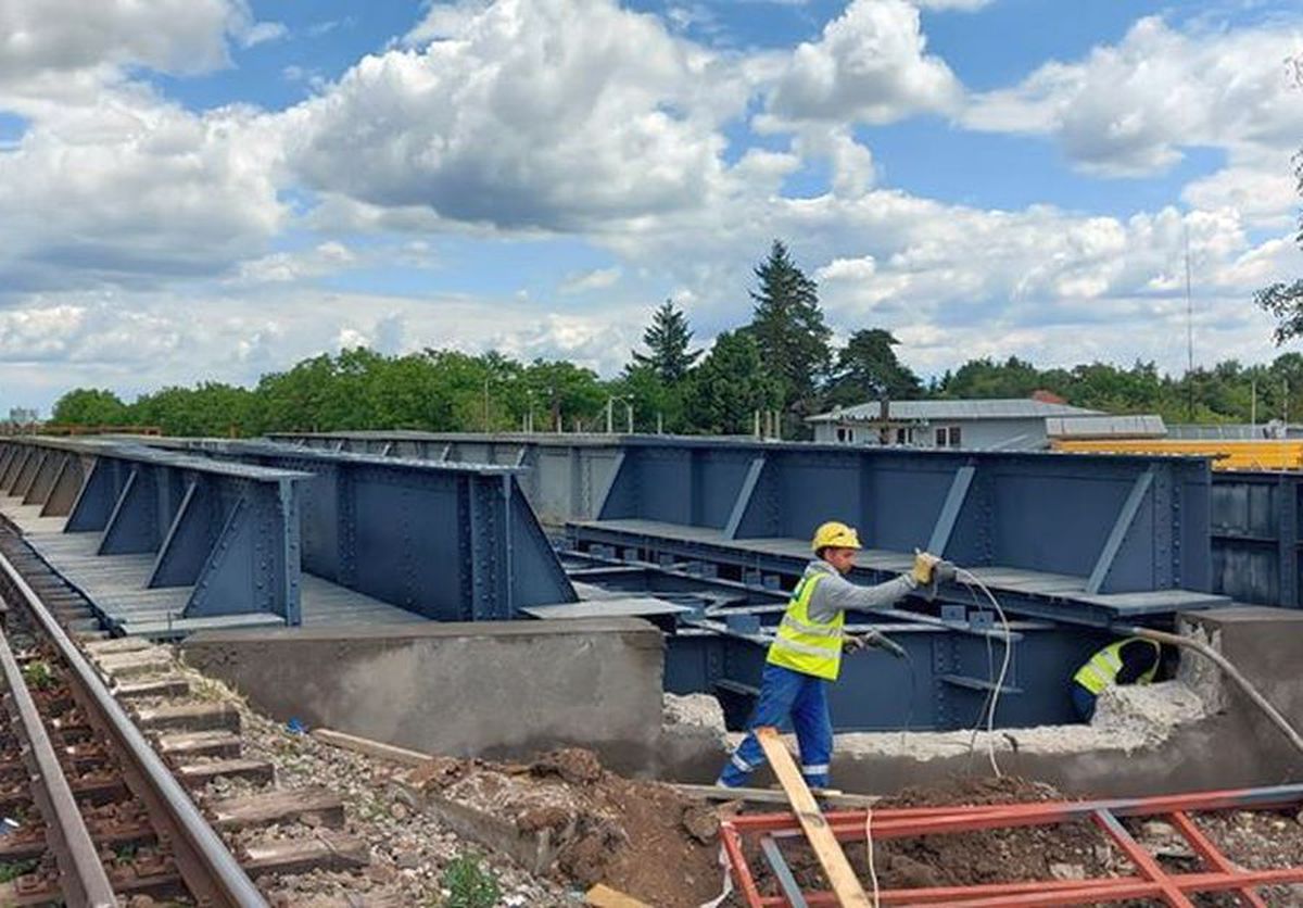 FOTO Noi imagini de la calea ferată Otopeni - Gara de Nord » Proiectul e la un pas de finalizare