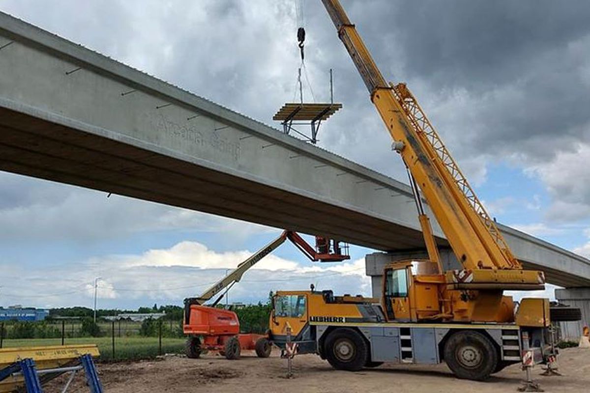 FOTO Noi imagini de la calea ferată Otopeni - Gara de Nord » Proiectul e la un pas de finalizare