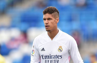 Raphael Varane, ademenit în Premier League pe un salariu colosal