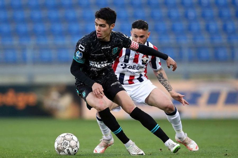 Anas Tahiri, la balon // foto: Imago Transferul care îl entuziasmează pe Marius Șumudică: „Nu am crezut, dar uite că Marian Copilu a reușit să îl aducă!”