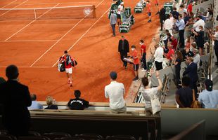 Djokovic e în semifinale la Roland Garros, după un meci bizar » Fanii au întrerupt partida dintr-un motiv incredibil