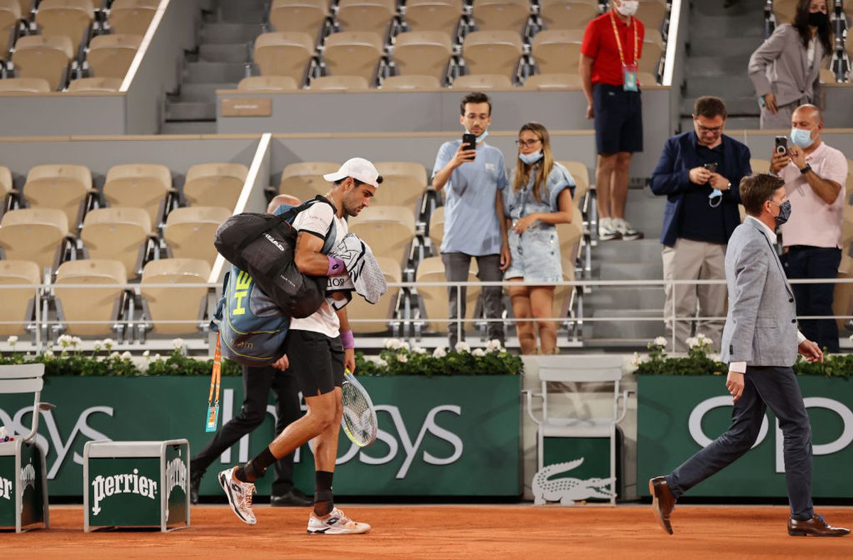 Djokovic e în semifinale la Roland Garros, după un meci bizar » Fanii au întrerupt partida dintr-un motiv incredibil