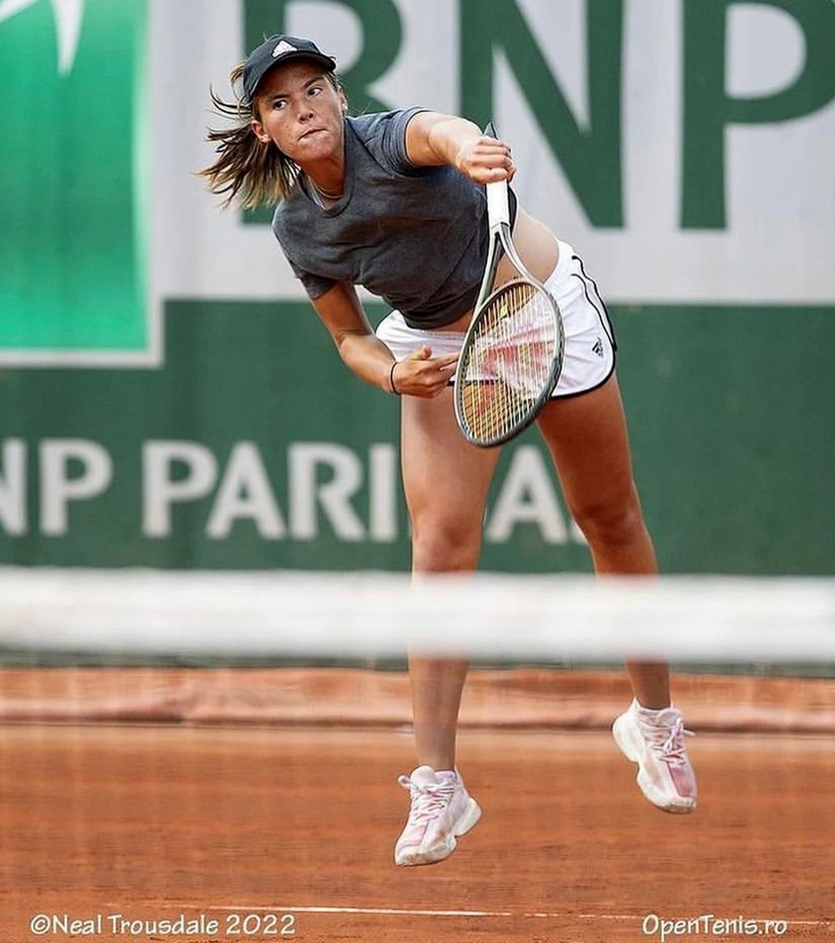 Sonya in Paris » Încă o jucătoare cu origini românești bate la porțile tenisului de elită. Salt de 181 de locuri după Roland Garros: „E talentată, de perspectivă”
