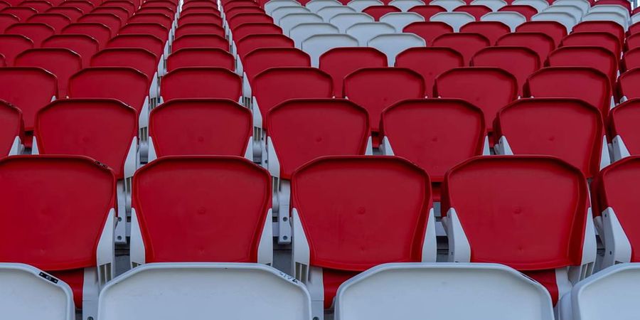 Scaunele stadionului sunt mereu curățate înainte de meciuri MATCHDAY EXPERIENCE, episodul 2, stadionul Sepsi » Ascensiune continuă: noua arenă din Sfântu Gheorghe se ridică la cele mai înalte standarde