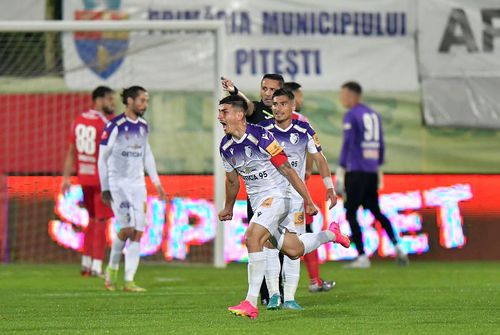Pe teren, FC Argeș a pierdut cu Dinamo, 5-8 la general // foto: GSP