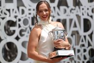 Iga Swiatek, cvadruplă campioană la Roland Garros, fotografii speciale cu trofeul