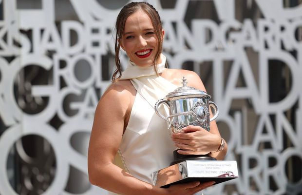 Iga Swiatek, cvadruplă campioană la Roland Garros, fotografii speciale cu trofeul