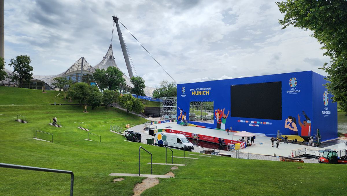 Românii lucrează de zor la fan zone-ul din Munchen, unde o bere costă cât un bilet la FCSB - Dinamo! » Spectacol grandios pregătit pentru fanii fără bilet