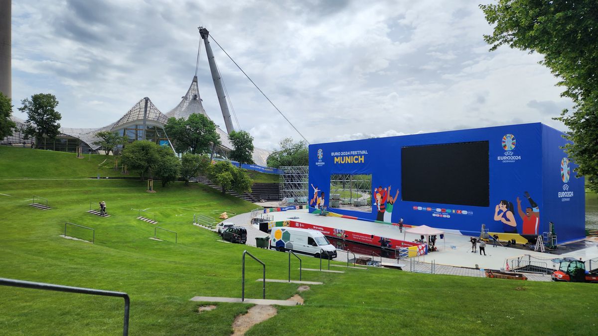 Românii lucrează de zor la fan zone-ul din Munchen, unde o bere costă cât un bilet la FCSB - Dinamo! » Spectacol grandios pregătit pentru fanii fără bilet