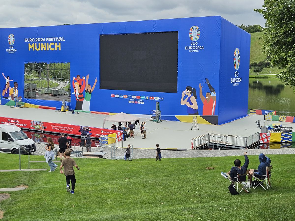 Cum arată lucrările la Fan Zone-ul EURO 2024 din Munchen