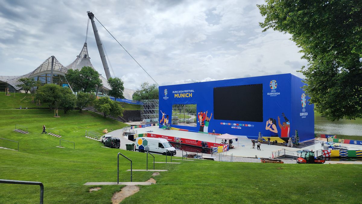 Românii lucrează de zor la fan zone-ul din Munchen, unde o bere costă cât un bilet la FCSB - Dinamo! » Spectacol grandios pregătit pentru fanii fără bilet