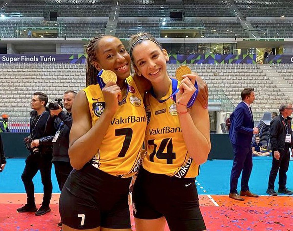 Alexia Căruțașu volei Turcia - diverse