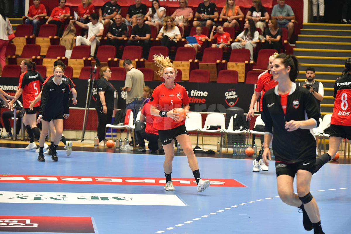Handbalistele românce prezente la Gala Neagu
