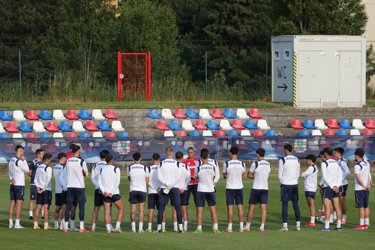 Viitorul antrenor al echipei naționale Under 21 a României a ajuns la Bratislava! Ce a făcut la primul antrenament din Slovacia