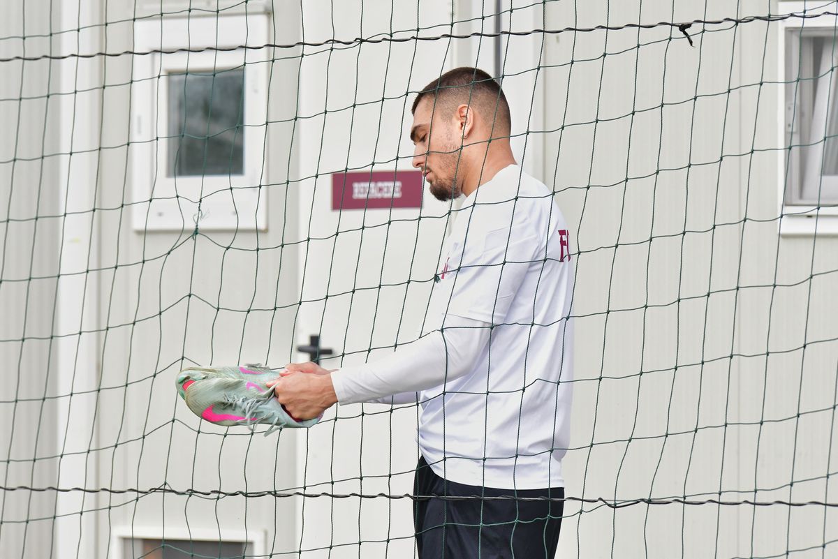 La loc comanda! Noua „perlă” de la Rapid s-a antrenat în premieră sub comanda lui Costel Gâlcă » Lotul prezent la reunire