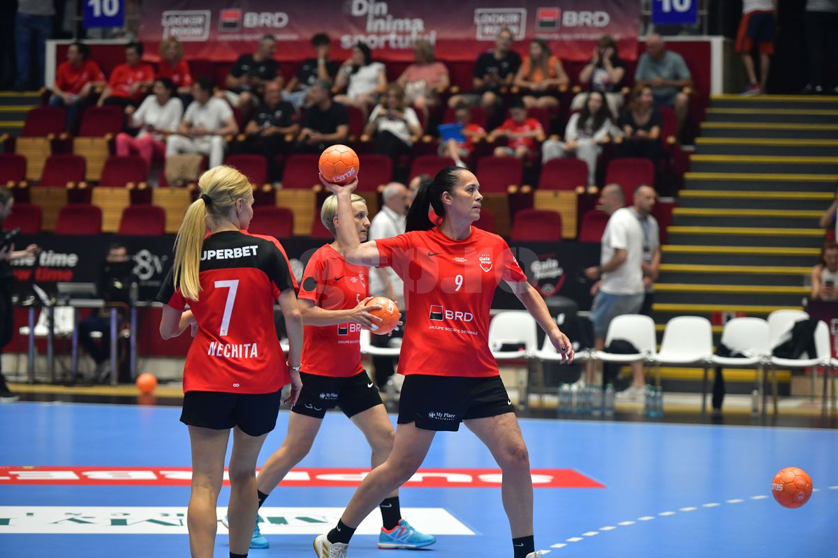 Handbalistele românce prezente la Gala Neagu