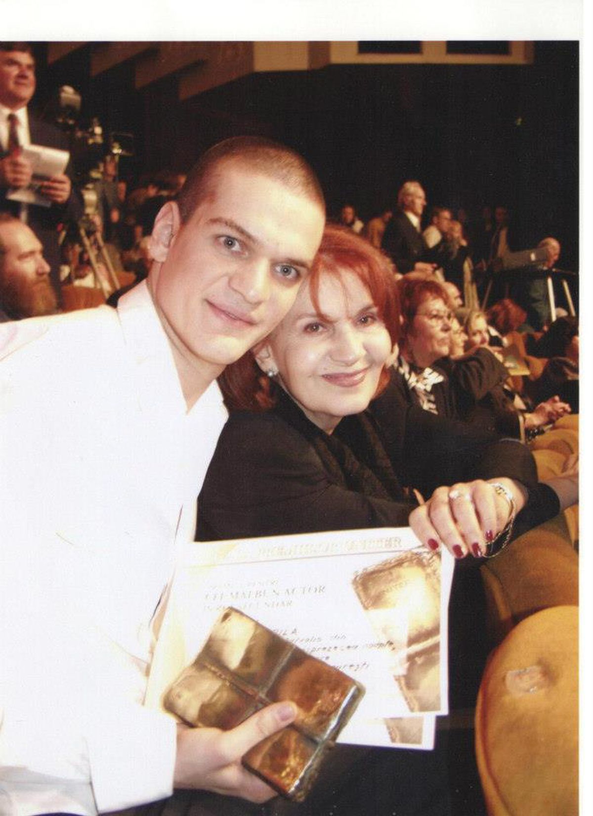 Iarina Demian: „Când Ioan Chirilă scria, era ca într-o transă!” » Episod șocant cu artista jefuită: „M-au târât vreo câțiva metri pe trotuar, dar am supraviețuit”