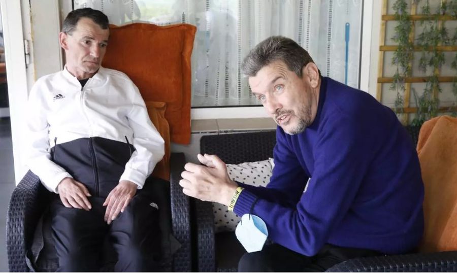 Marcel Sabou, imaginea teribilei suferințe, în timpul unui interviu acordat presei spaniole Veste tristă din Gijon! S-a stins Marcel Sabou » Avea 59 de ani și se lupta teribil din 2013 cu boala necruțătoare!