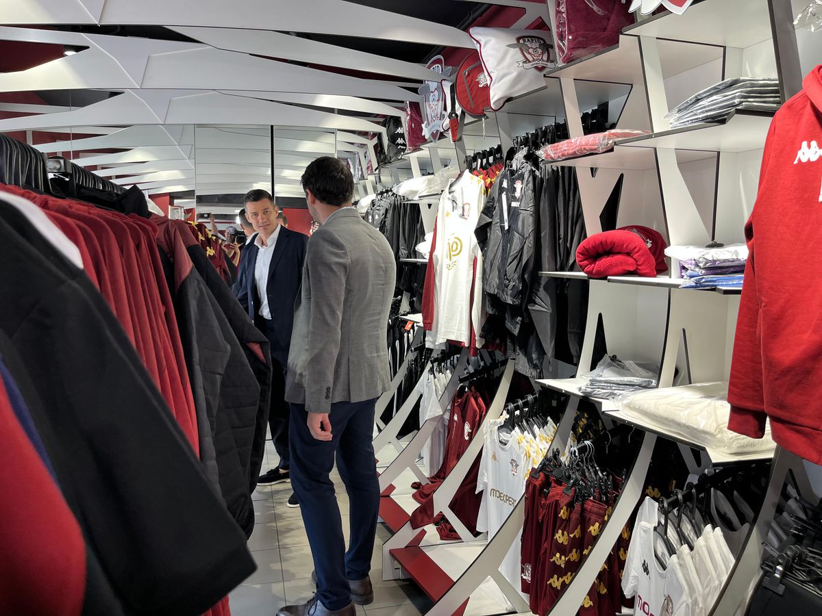 Imagini de la prezentarea lui Costel Gâlcă la Rapid