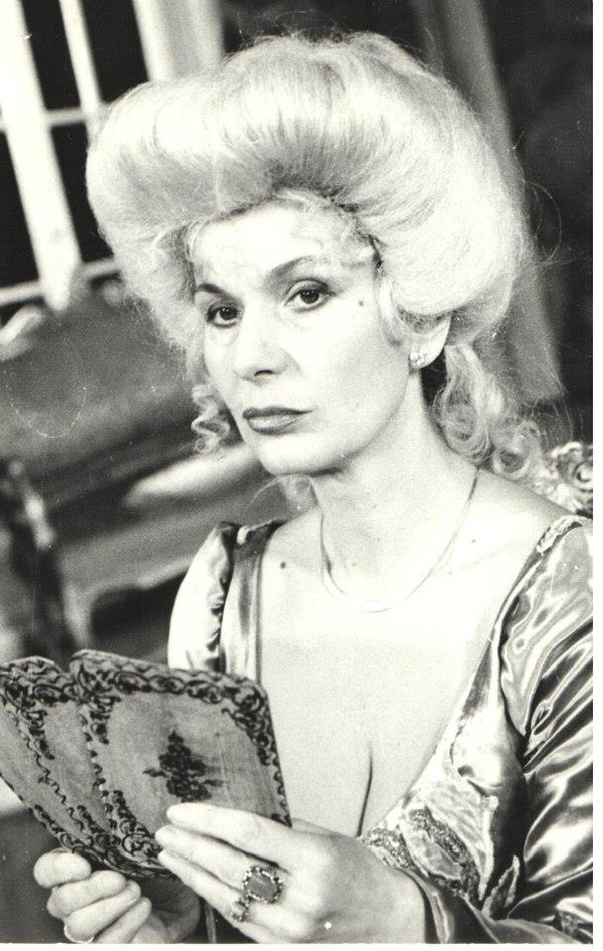 Iarina Demian: „Când Ioan Chirilă scria, era ca într-o transă!” » Episod șocant cu artista jefuită: „M-au târât vreo câțiva metri pe trotuar, dar am supraviețuit”