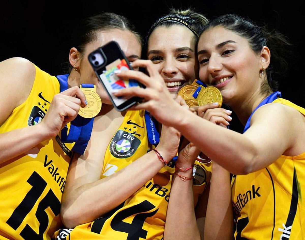 Alexia Căruțașu volei Turcia - diverse