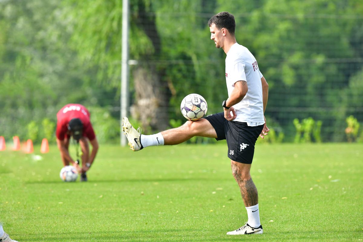 La loc comanda! Noua „perlă” de la Rapid s-a antrenat în premieră sub comanda lui Costel Gâlcă » Lotul prezent la reunire