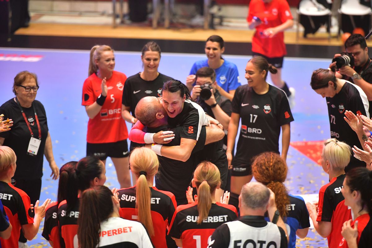 Handbalistele românce prezente la Gala Neagu