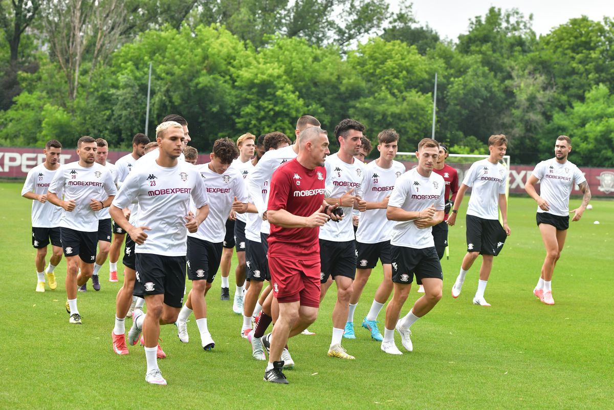 La loc comanda! Noua „perlă” de la Rapid s-a antrenat în premieră sub comanda lui Costel Gâlcă » Lotul prezent la reunire