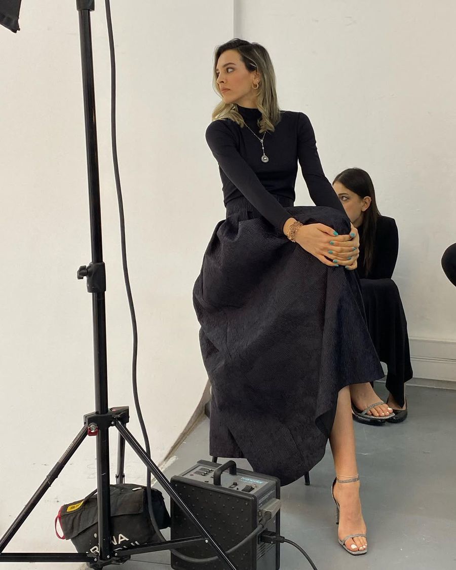 Alexia Căruțașu adoră să se transforme în model pentru sesiunile foto. Foto: Instagram E poreclită „Hagi” și e considerată un fenomen al României, dar a ales să reprezinte Turcia: „Aș decide la fel de încă 3 ori!” + „M-am împrietenit cumva cu Muslera și Icardi”