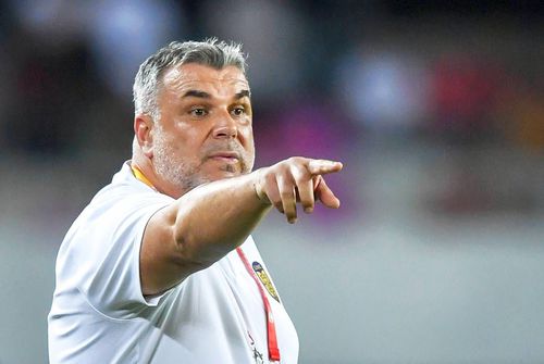 Scandal la naționala condusă de Cosmin Olăroiu » Excluși și amendați pentru „acte de violență”