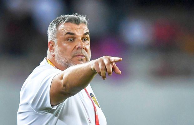 Scandal la naționala condusă de Cosmin Olăroiu » Excluși și amendați pentru „acte de violență”