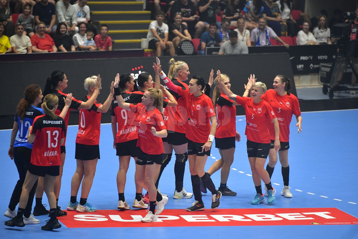 Handbalistele românce prezente la Gala Neagu