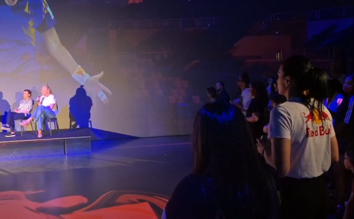 Cristina Neagu și colegele, petrecere la MINA