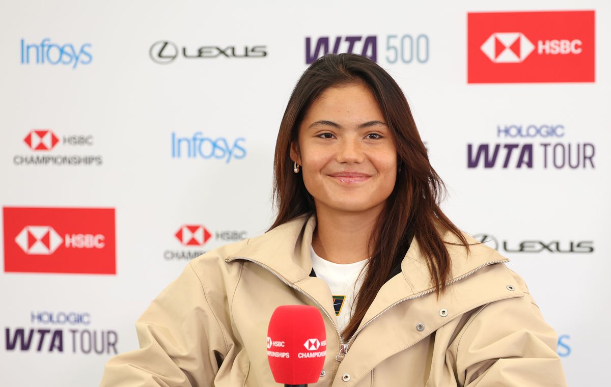 Noul iubit al Emmei Răducanu? Englezii au aflat cine este bărbatul care a ieșit din apartamentul sportivei