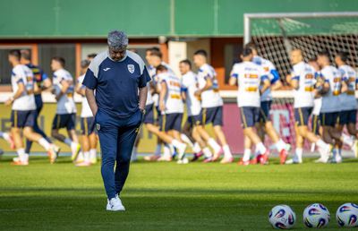Contestă virulent alegerile lui Mircea Lucescu: „Lui i se face o nedreptate! Își vor da cu palmele peste față într-o zi!”