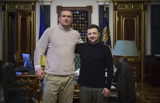 Oleksandr Usyk l-a invitat pe Donald Trump la casa lui din Ucraina: „Bombe, rachete. În fiecare noapte! Să vadă și el cum e”