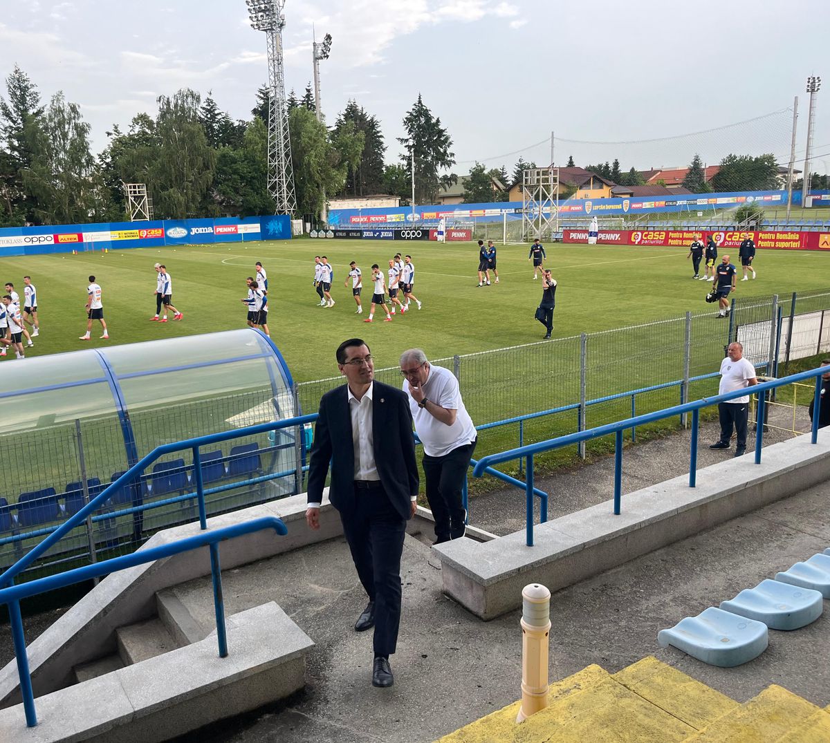 Ultimele reglaje înainte de Cipru! Imagini de la antrenamentul „tricolorilor” condus de Mircea Lucescu