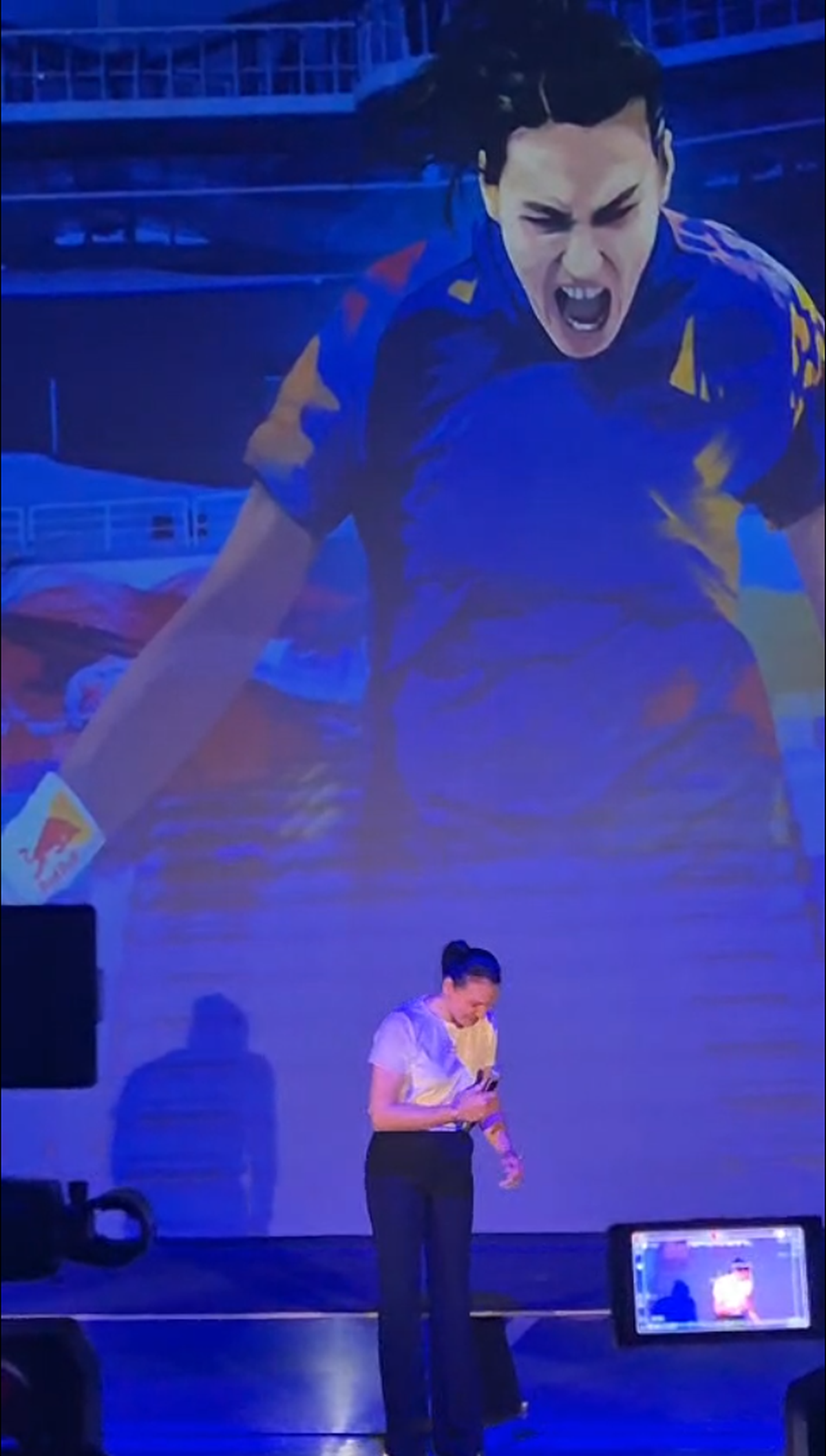 Cristina Neagu și prietenele, party la MINA » Descătușare după un week-end full: „Chiar vorbeam despre cum o să petrecem”