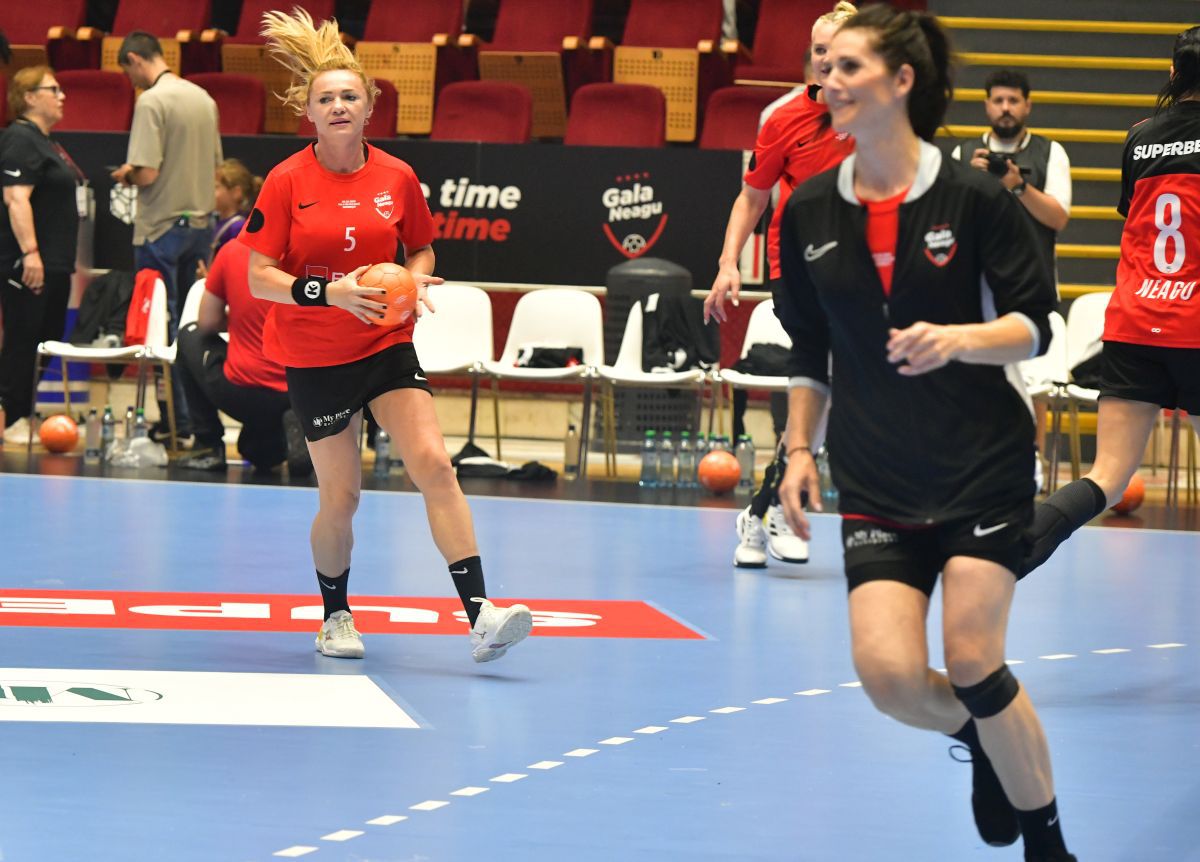 Handbalistele românce prezente la Gala Neagu
