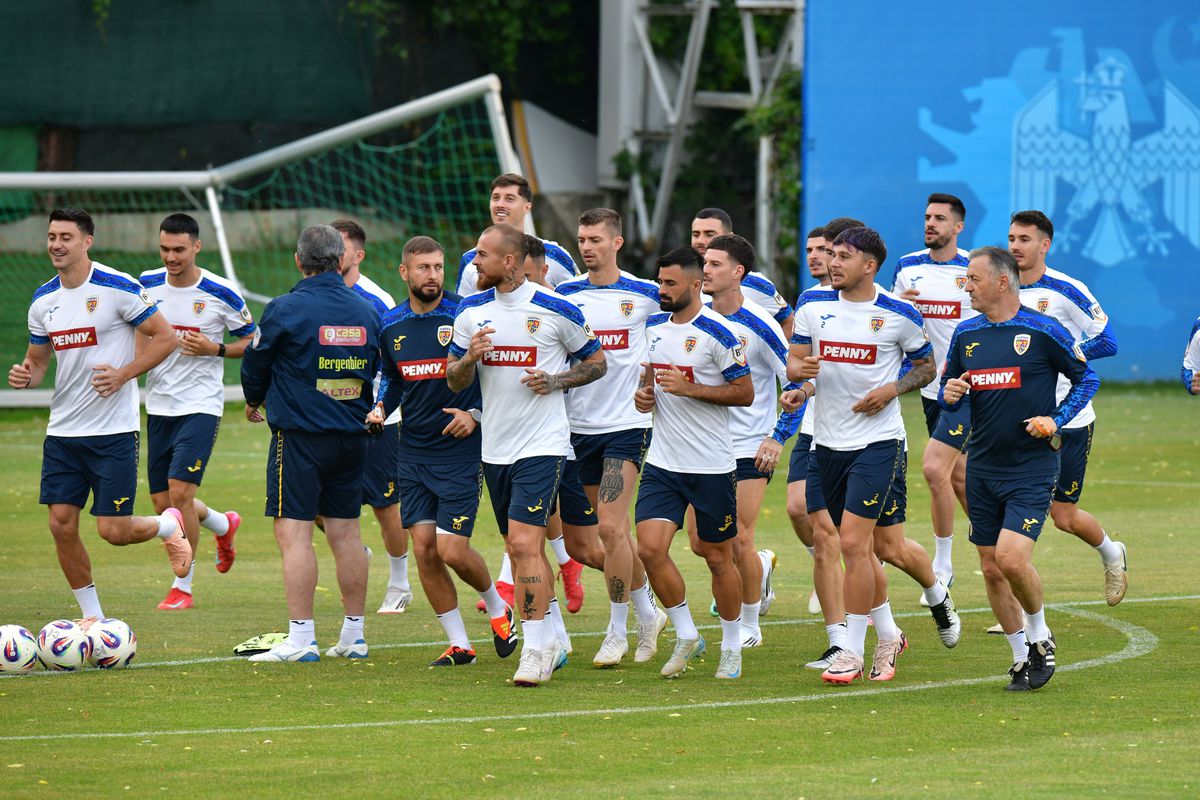 Ultimele reglaje înainte de Cipru! Imagini de la antrenamentul „tricolorilor” condus de Mircea Lucescu