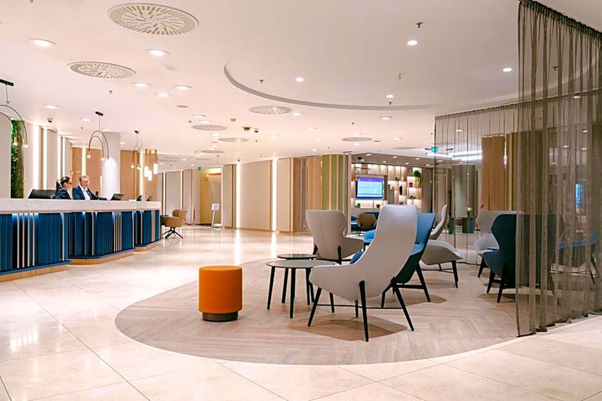 Naționala României s-a cazat la Bratislava vizavi de Reședința Prezidențială! Cât costă o cameră pe noapte