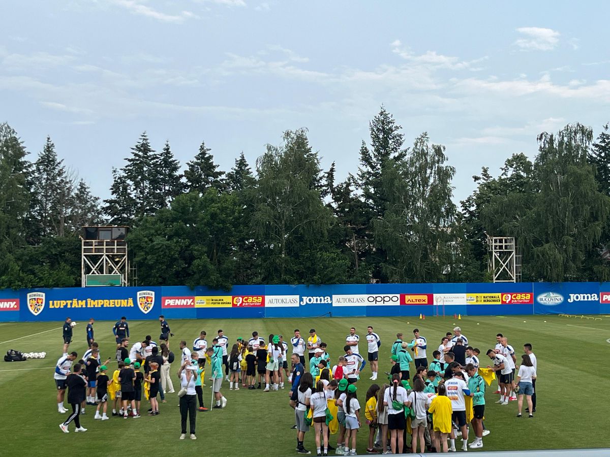 Ultimele reglaje înainte de Cipru! Imagini de la antrenamentul „tricolorilor” condus de Mircea Lucescu