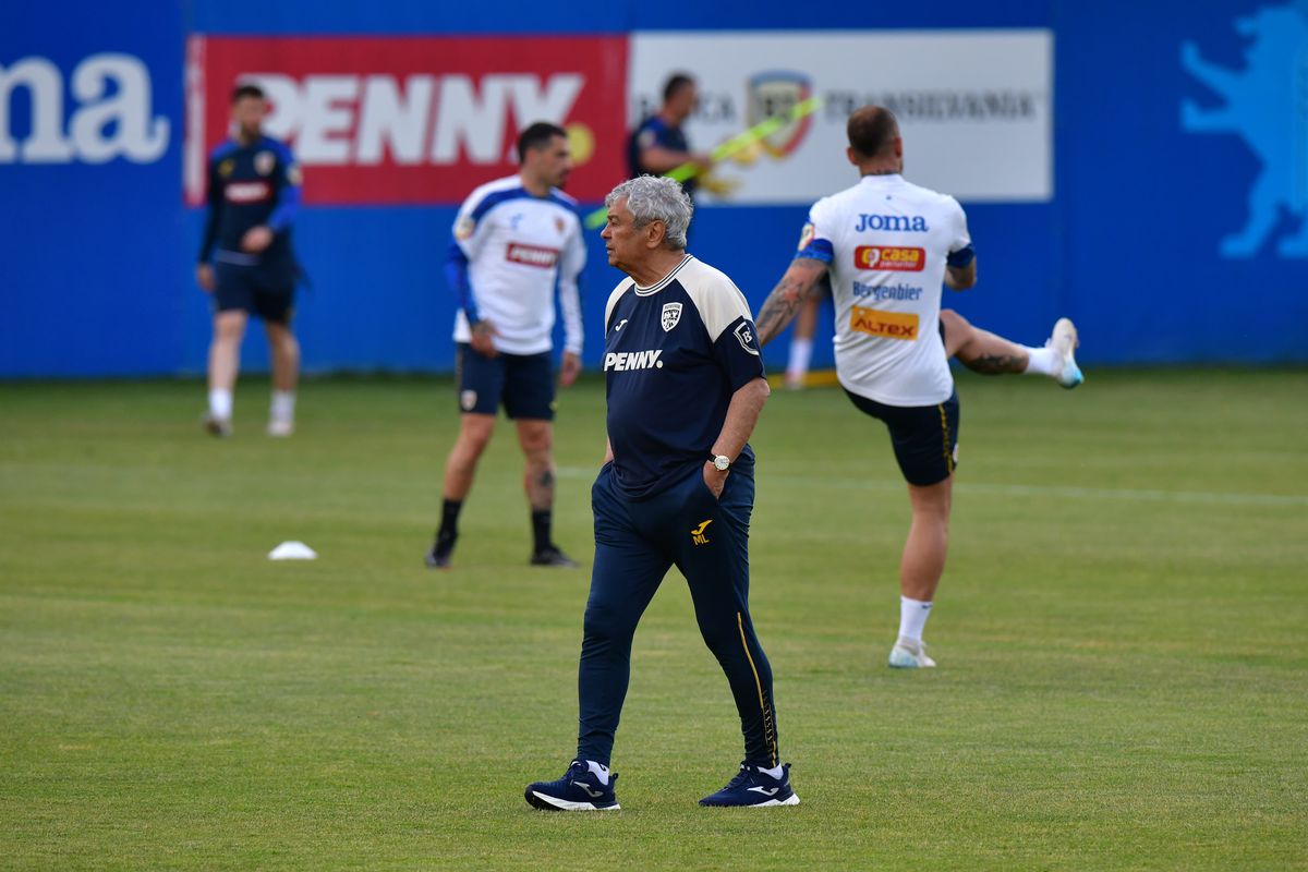 Ultimele reglaje înainte de Cipru! Imagini de la antrenamentul „tricolorilor” condus de Mircea Lucescu