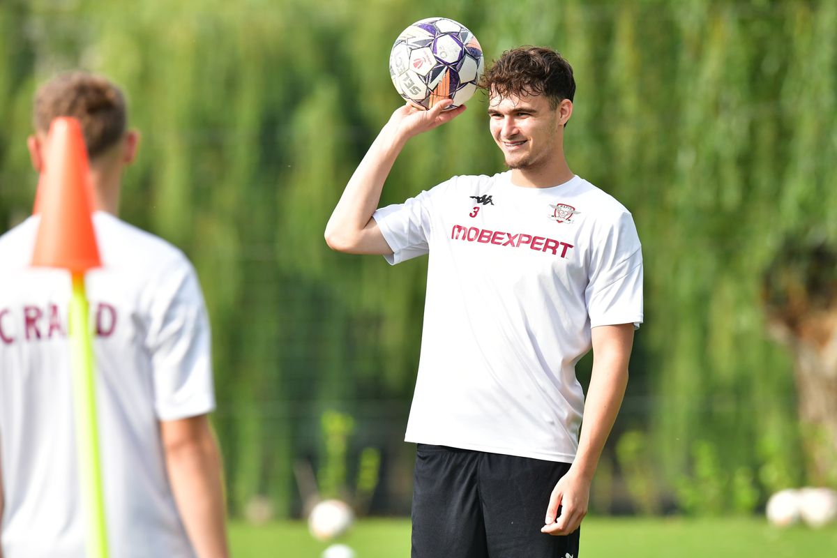 La loc comanda! Noua „perlă” de la Rapid s-a antrenat în premieră sub comanda lui Costel Gâlcă » Lotul prezent la reunire