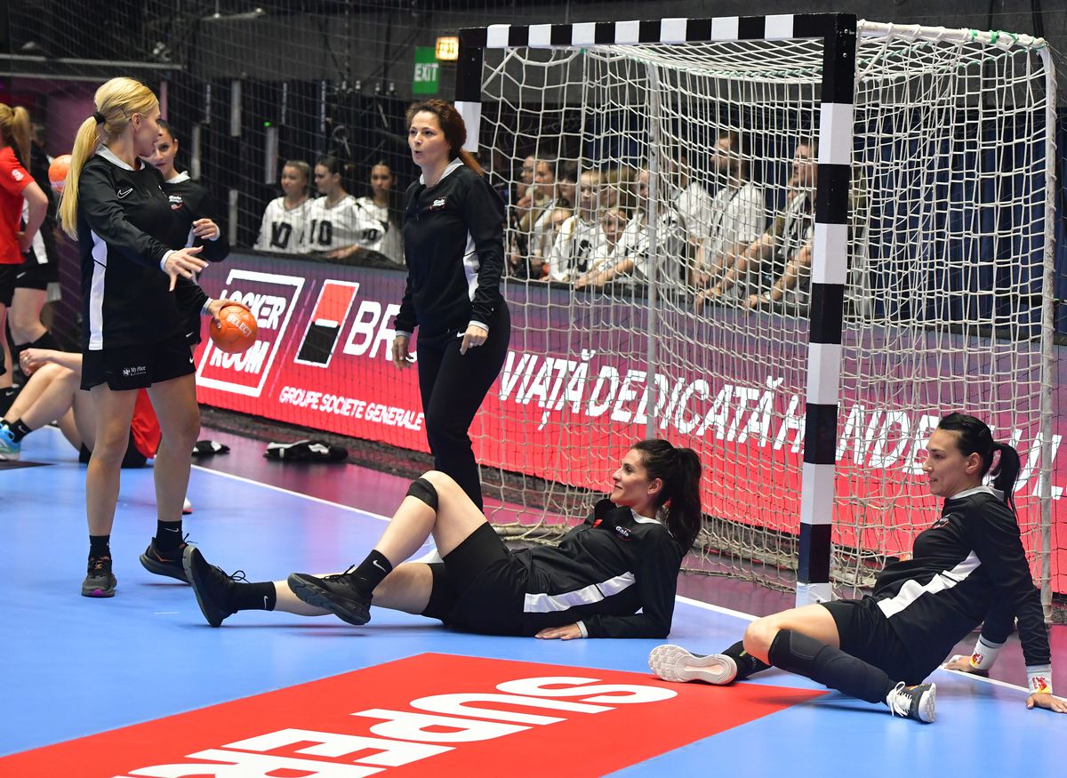 Handbalistele românce prezente la Gala Neagu